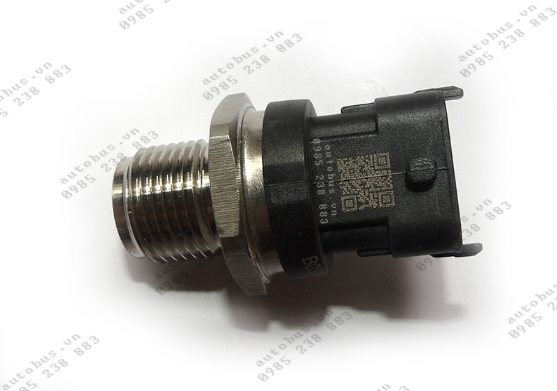 Cảm biến ống dầu động cơ xe khách